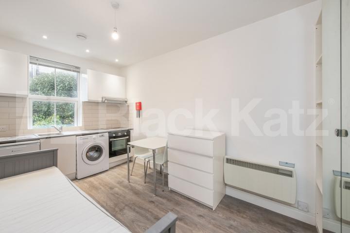 			*Rent Includes Water*, Studio Apartment, 1 bath, 0 reception Flat			 Roderick Road , Hampstead / Belsize Park